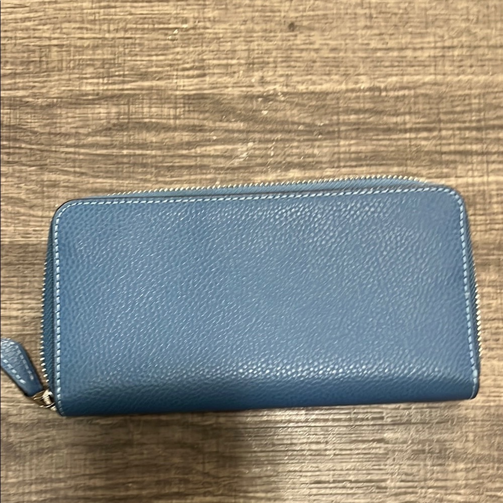 MINT Coach Blue Leather Wallet - Picture 3 of 3
